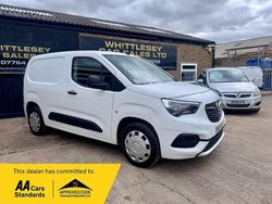 White Used 2019 Vauxhall Combo Sportive MPV | £7,995 (Fair price)