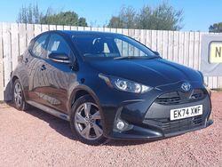 Black Used 2024 Toyota Yaris Hybrid Hatchback | £19,298 (Fair price)