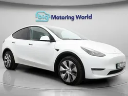 White Used 2022 Tesla Model Y Long Range SUV | £21,800 (Super price)
