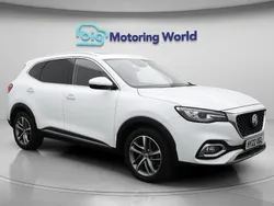 White Used 2022 MG HS Exclusive SUV | £14,600 (Fair price)