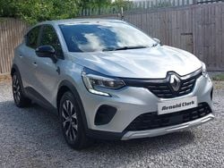 Grey Used 2023 Renault Captur Evolution SUV | £17,498 (Fair price)