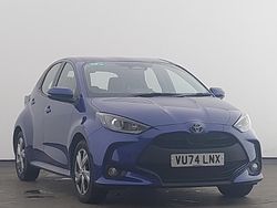 Blue Used 2024 Toyota Yaris Hybrid Hatchback | £19,998 (Fair price)