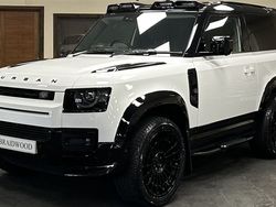 White Used 2024 Land Rover Defender HSE SUV | £71,988 (Expensive)