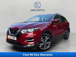 Red Used 2017 Nissan Qashqai N-Connecta SUV | £10,480 (Fair price)