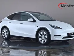 White Used 2022 Tesla Model Y SUV | £24,995 (Fair price)