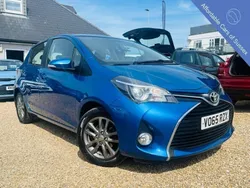 Blue Used 2015 Toyota Yaris Hatchback | £7,195 (Fair price)