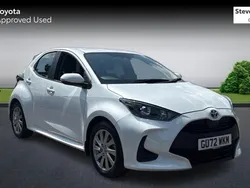 White Used 2022 Toyota Yaris Hybrid Hatchback | £16,297 (Fair price)