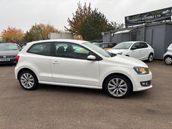 White Used 2011 VW Polo SEL Hatchback | £2,390 (Fair price)