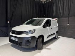 White Used 2022 Peugeot Partner Premium Van | £9,714 (Fair price)