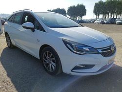 White Used 2019 Vauxhall Astra Design Edition Estate | £3,695 (Good price)
