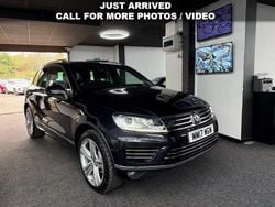 Black Used 2017 VW Touareg R-line Plus SUV | £17,995 (Fair price)