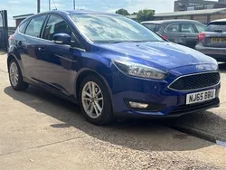 Blue Used 2015 Ford Focus Zetec Hatchback | £5,558 (Fair price)