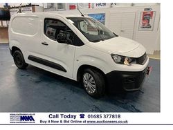 White Used 2022 Peugeot Partner Premium MPV | £8,320 (Fair price)