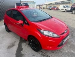 Red Used 2009 Ford Fiesta Style Hatchback | £2,495 (Fair price)