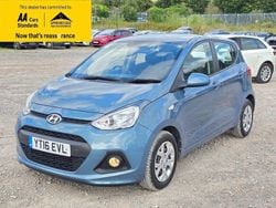 Blue Used 2016 Hyundai i10 SE Hatchback | £7,988 (Fair price)