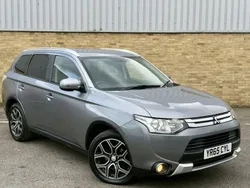 Grey Used 2015 Mitsubishi Outlander SUV | £8,490 (Good price)