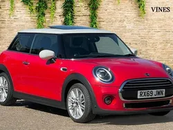 Chili red Used 2019 Mini Cooper Exclusive Hatchback | £14,300 (Fair price)