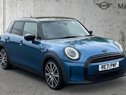 Blue Used 2021 Mini Cooper Exclusive Hatchback | £18,605 (Expensive)