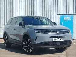 Two coat premium metallic graphic grey New 2025 Vauxhall Grandland X SUV | £29,998 (Fair price)