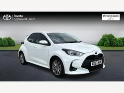 White Used 2023 Toyota Yaris Hybrid Hatchback | £16,962 (Good price)