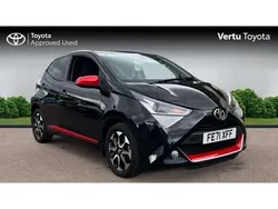 Bold black (metallic paint) Used 2022 Toyota Aygo Trend Hatchback | £11,104 (Fair price)