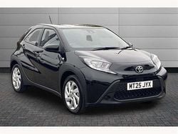 Black Used 2025 Toyota Aygo PURE Hatchback | £14,595 (Fair price)