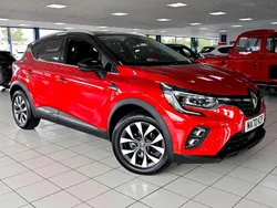 Red/black Used 2020 Renault Captur Version S SUV | £11,689 (Fair price)