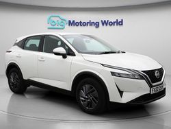 White Used 2022 Nissan Qashqai Acenta Premium SUV | £14,700 (Good price)