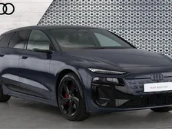 Blue Used 2025 Audi e-tron Performance SUV | £67,070