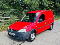 Red Used 2011 Vauxhall Combo MPV | £1,990 (Good price)