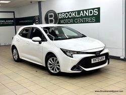 White Used 2023 Toyota Corolla Hatchback | £17,385 (Fair price)