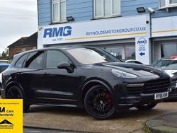Black Used 2016 Porsche Cayenne SUV | £26,950 (Fair price)