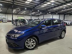 Blue Used 2017 Toyota Auris Hybrid Business Edition Hatchback | £11,440 (Fair price)