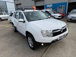 White Used 2014 Dacia Duster Lauréate SUV | £4,499 (Fair price)