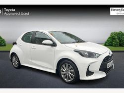 Used 2025 Toyota Yaris Hybrid Hatchback | £16,637 (Good price)
