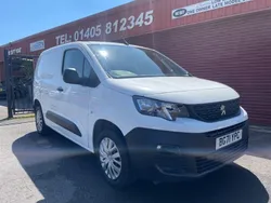 White Used 2020 Peugeot Partner Premium MPV | £6,489 (A bit pricey)