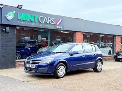 Blue Used 2006 Vauxhall Astra Hatchback | £2,495 (A bit pricey)