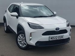 White Used 2022 Toyota Yaris Hybrid Estate | £18,998 (Good price)