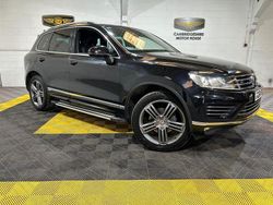 Black Used 2015 VW Touareg R-line SUV | £10,950 (Fair price)