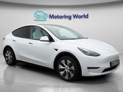 White Used 2023 Tesla Model Y Long Range AWD SUV | £27,800 (Fair price)