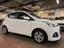 White Used 2015 Hyundai i10 SE Hatchback | £6,000 (Good price)