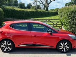 Red Used 2015 Renault Clio IV Dynamique Hatchback | £7,499 (Fair price)