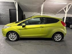 Green Used 2010 Ford Fiesta Zetec Hatchback | £1,890 (Super price)