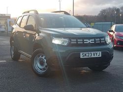 Green Used 2023 Dacia Duster Essentiel SUV | £13,298 (Fair price)