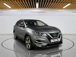 Grey Used 2017 Nissan Qashqai N-Connecta SUV | £10,649 (Good price)