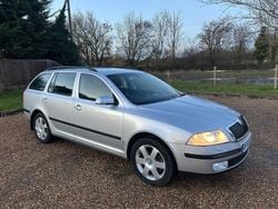 Silver Used 2009 Skoda Octavia Elegance Estate | £3,490 (Fair price)