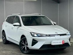 White Used 2024 MG MG5 EV Trophy Estate | £16,965 (Fair price)