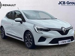 White Used 2022 Renault Clio V Iconic Hatchback | £11,995 (Good price)