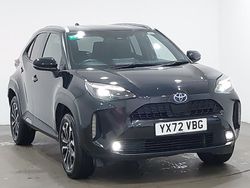 Black Used 2022 Toyota Yaris Hybrid Design Estate | £19,498 (Fair price)