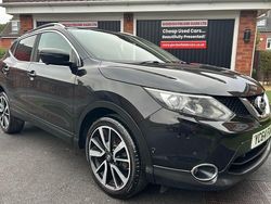 Black Used 2014 Nissan Qashqai Tekna SUV | £5,799 (Expensive)